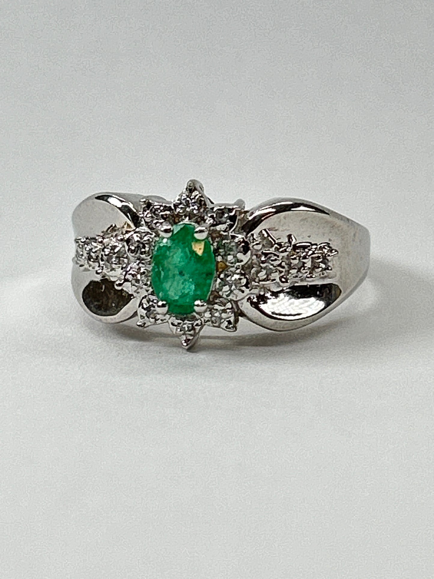 Natural Emerald and Diamond Ring