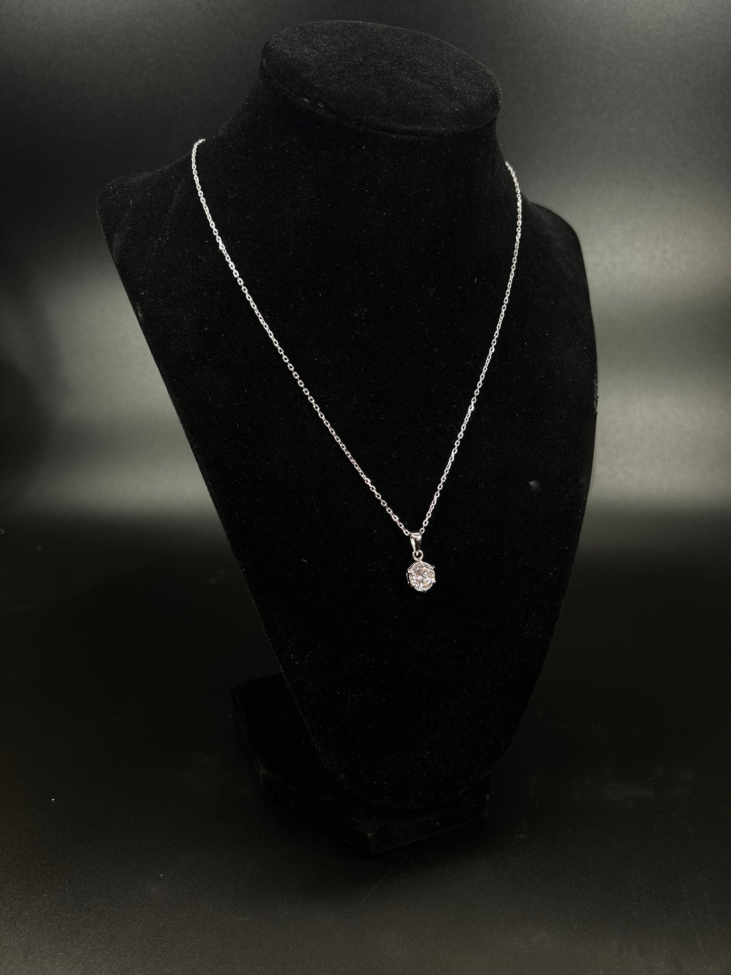 Solitaire Round Brilliant Cut Pendant