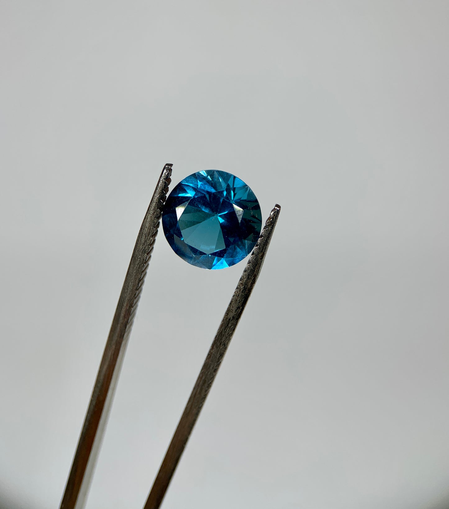 Topaz London Blue 4.4ct Round Brilliant Cut