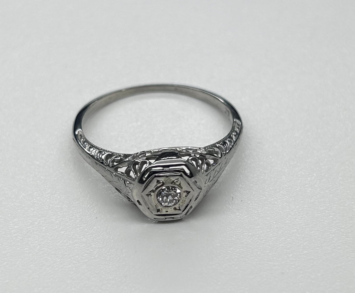 Art Deco Filigree 18K White Gold Diamond Ring