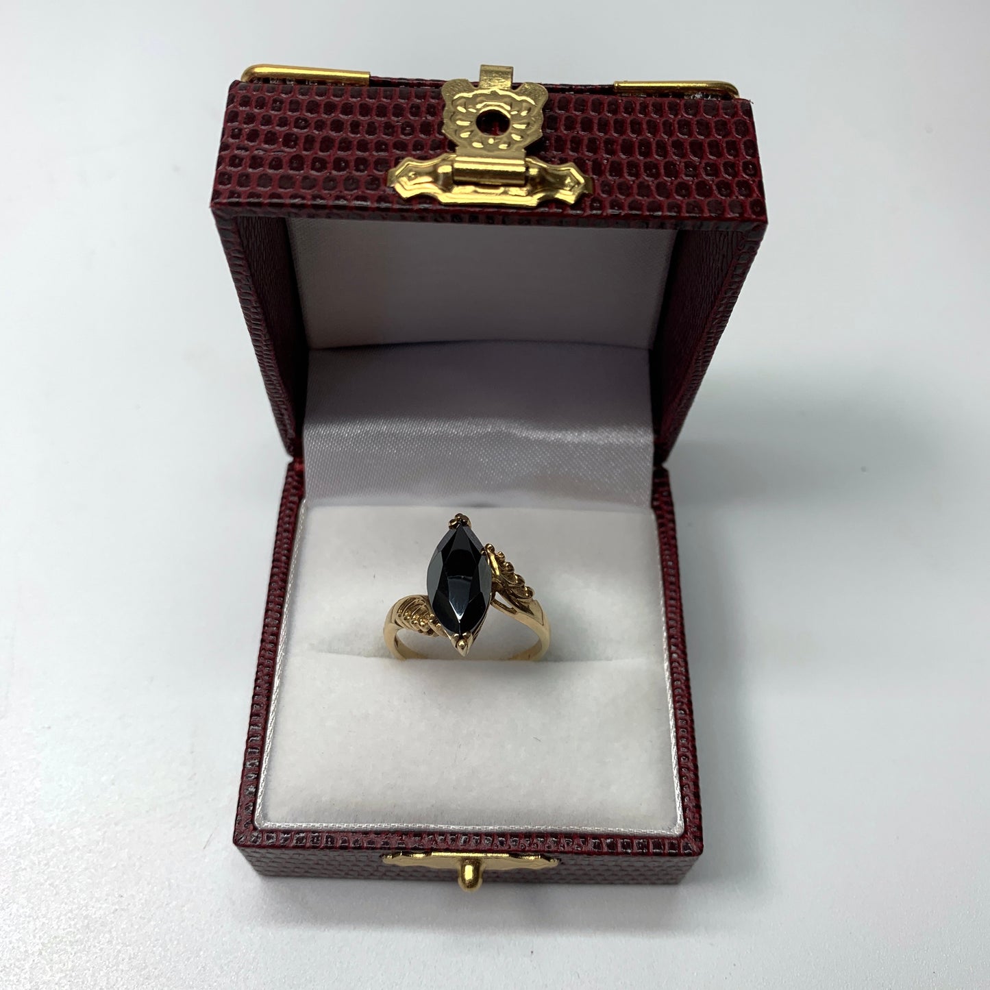 10k Yellow Gold Marquise Cut Hematite Vintage Ring
